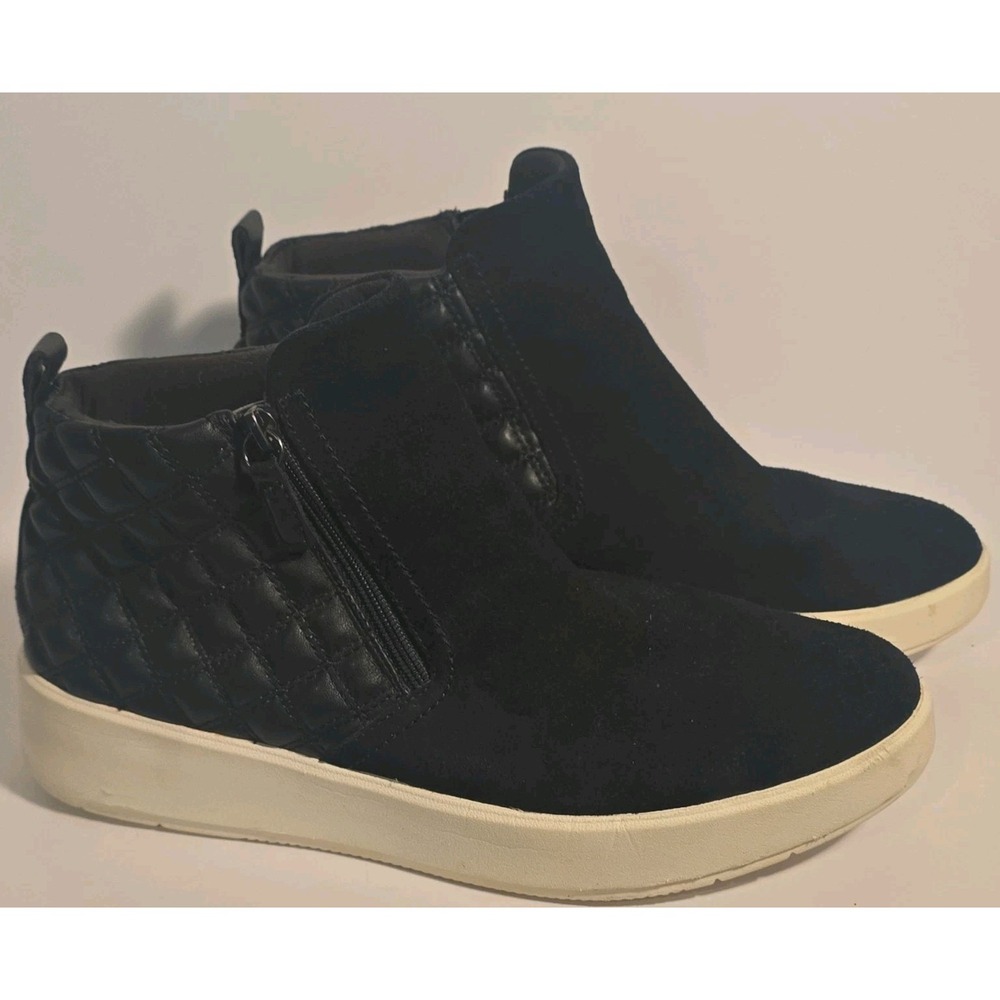 Clarks Collection Women's Ankle Zip Suede Sneaker Boot Quilted Black US 12 M